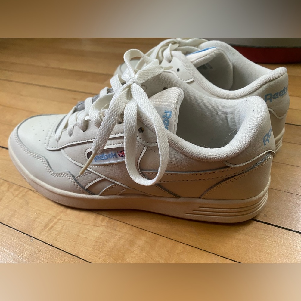 Women’s Reebok classic
